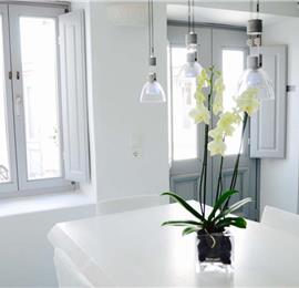 3 Bedroom Villa with Jacuzzi in Fira on Santorini, Sleeps 6